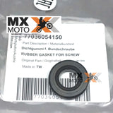 Retentor Do Parafuso da Tampa de Válvulas Original KTM 4T 250 a 1390 2006 a 2024 - Husqvarna 4T 250 a 901 2014 a 2024 - Husaberg FE 250/350 2013 - GASGAS 250/350 2021 a 2024 - 77036054150 / 77036054050 / 77036054250