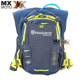 ( No Pix R$ 1299,00 ) Mochila de Hidratação Original Husqvarna Baja 2 Litros modelo 2024 ( azul e amarela ) - 3HS240036300