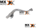 Pedal de Freio Traseiro Original KTM SX/SXF/XCF 125 a 450 17 a 22 / EXCF 450/500 17 a 23 - HUSQVARNA FC/FX/TC 125 a 450 17 a 22 / FE 450/501 17 a 21 - Gas Gas MC 125 - MC 250F, 450F - EX 250F,350F,450F 21 a 23 / MC 350F 22 e 23 - 79413050044 / 79413050144