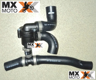 Kit de Mangueiras Radiador com Válvula Termostática Original KTM 2T EXC / TPi  20 a 23 - XC 250/300 20 a 22 - Husqvarna 2T TE 250/300 2020 a 2023 - TX 300 20 a 22 - Gas Gas 2T EC/EX 250/300 21 a 23 - 55735026033