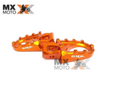 Pedaleira em Alumínio BMS MT ( deslocada para trás ) para KTM SXF / XCF 23 a 25 - EXC TBi / EXCF 2024/25 - HUSQVARNA FX / TC / TX 23 a 25  - FE / TE 2024/25 - GAS GAS Todas 2T e 4T 250/300/350 2024 e 25