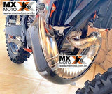 Protetor de Curva Carbono / Fibra Marca Kicarbono KTM 2T EXC 250/300 2024 a 2025 - SX/XC 250/300 23 a 25 - Husqvarna 250/300 TE/TPi 24 e 25 - TX 23 a 25 - Gas Gas EC/EX 250/300 2T 24 e 25