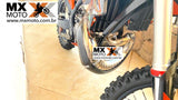 Protetor de Curva Carbono / Fibra Marca Kicarbono KTM 2T EXC 250/300 2024 a 2025 - SX/XC 250/300 23 a 25 - Husqvarna 250/300 TE/TPi 24 e 25 - TX 23 a 25 - Gas Gas EC/EX 250/300 2T 24 e 25