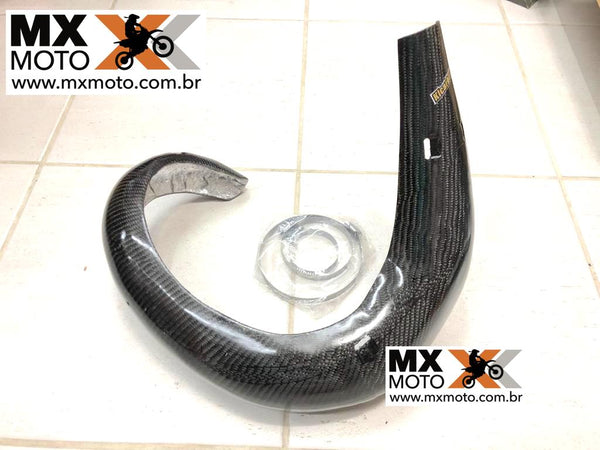 ( No Pix R$ 599,00 ) Protetor de Curva Carbono / Fibra Marca Kicarbono KTM 2T EXC 250/300 2024 a 2025 - SX/XC 250/300 23 a 24 - Husqvarna 250/300 TE/TPi 24 - TX 23 e 24 - Gas Gas EC/EX 250/300 2T 24