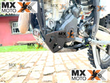 Protetor de Motor AXT de Polietileno 6mm ( PEAD ) para KTM 4T 250/350 EXCF 2017 a 2023 - Husqvarna FE 250/350 17 a 23 ( sem protetor do link ) - Gas Gas 4T 250/350 EX/EC/MC 21 a 23 ( sem protetor do link )