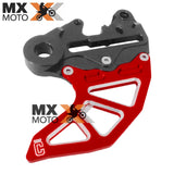 Protetor de Disco Corona Traseiro Integral 22mm Com Suporte de Pinça Usinado em Aluminio para KTM SX/SXF/XCF 23 e 24, EXCF/EXC 2024 - Husqvarna TX/TC 23 e 24, FE/TE 2024 - GAS GAS 2024 ( Cores a escolher - Laranja, Azul, Prata, Preto, Vermelho )