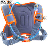 ( No Pix R$ 699,00 ) Mochila de Hidratação Original KTM Team Red Bull Erzberg 1 Litro Modelo 2024 (Azul e Laranja) - 3RB240001600