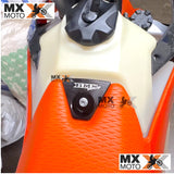 ( Frete Gratis PAC ) Trava de Banco em Alumínio ( Laranja / Preto / Prata ) BMS para KTM SX/XC/XCF/SXF 23 a 25 / EXCF/EXC 24 a 26 - MXF 2026