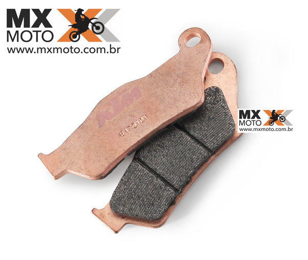 Pastilha de Freio KTM Original DIANTEIRA Sinterizada KTM 2000 a 2023 - Husqvarna 14 a 22 - Husaberg 2011 a 2014 - GAS GAS 21 a 23 - Sherco - TRIUMPH - DUCATI- YAMAHA - 59013930200