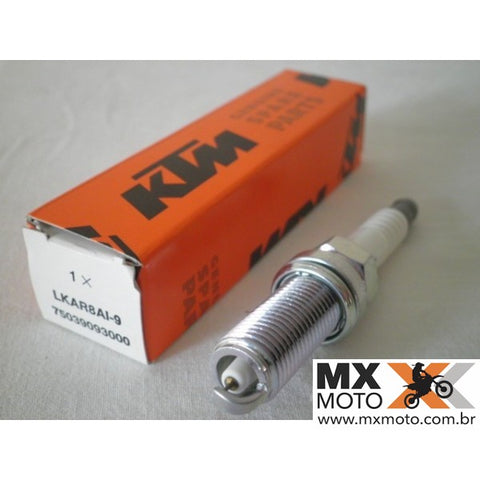 Vela de Ignição ORIGINAL KTM - NGK - LKAR8AI-9  KTM 400 a 690 / Husaberg 390 a 570cc / Husqvarna 450 a 501cc  - 75039093000