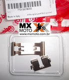 KIT CHAPINHAS BREMBO ORIGINAL QUE SEGURA PASTILHA DE FREIO DIANTEIRA NA PINÇA - 77013018000