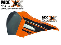 Aba / Tampa Caixa Filtro Ar Original KTM EXC / XCW / XCFW / EXCF 2013 com Grafismo ( lado esquerdo ) - 7720600300004G